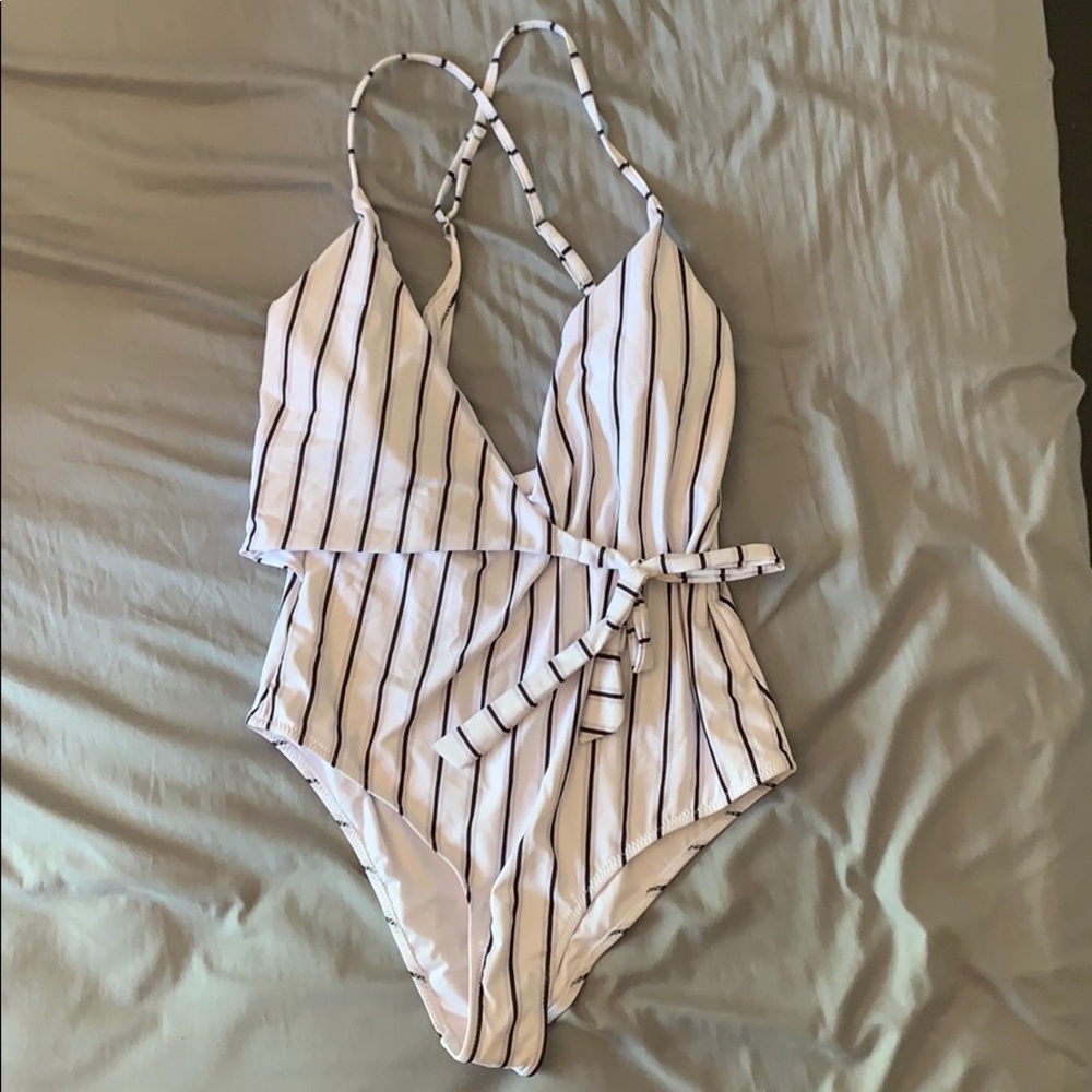 One-piece Cupshe Swimsuit